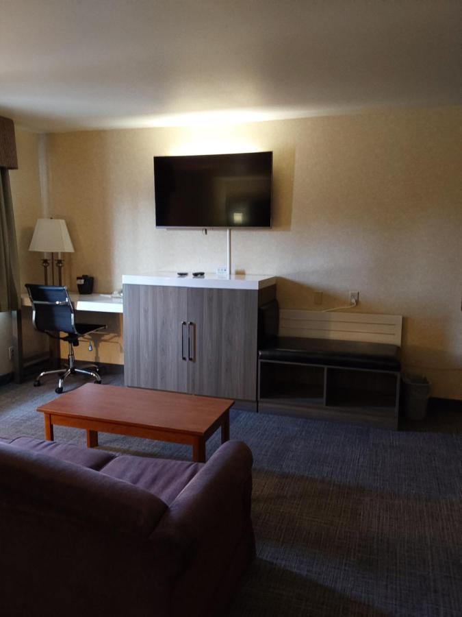 בלינגהאם Lavissh Inn And Suites מראה חיצוני תמונה